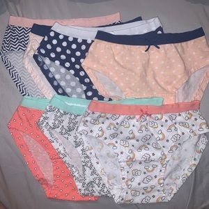 💵3/$10💵 NEW girl's panties size XS / 4